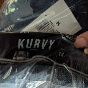 NWT Kut from the Kloth Kurvy style